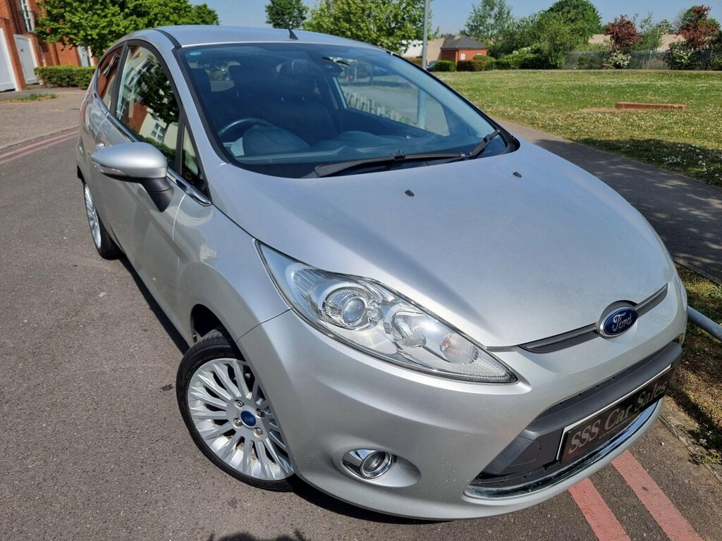 Ford Fiesta 1.4 Titanium Silver