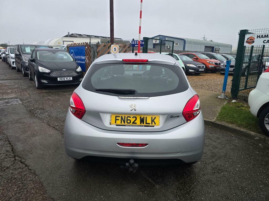 Peugeot 208 1.4 Hdi Access Euro 5 Silver #4