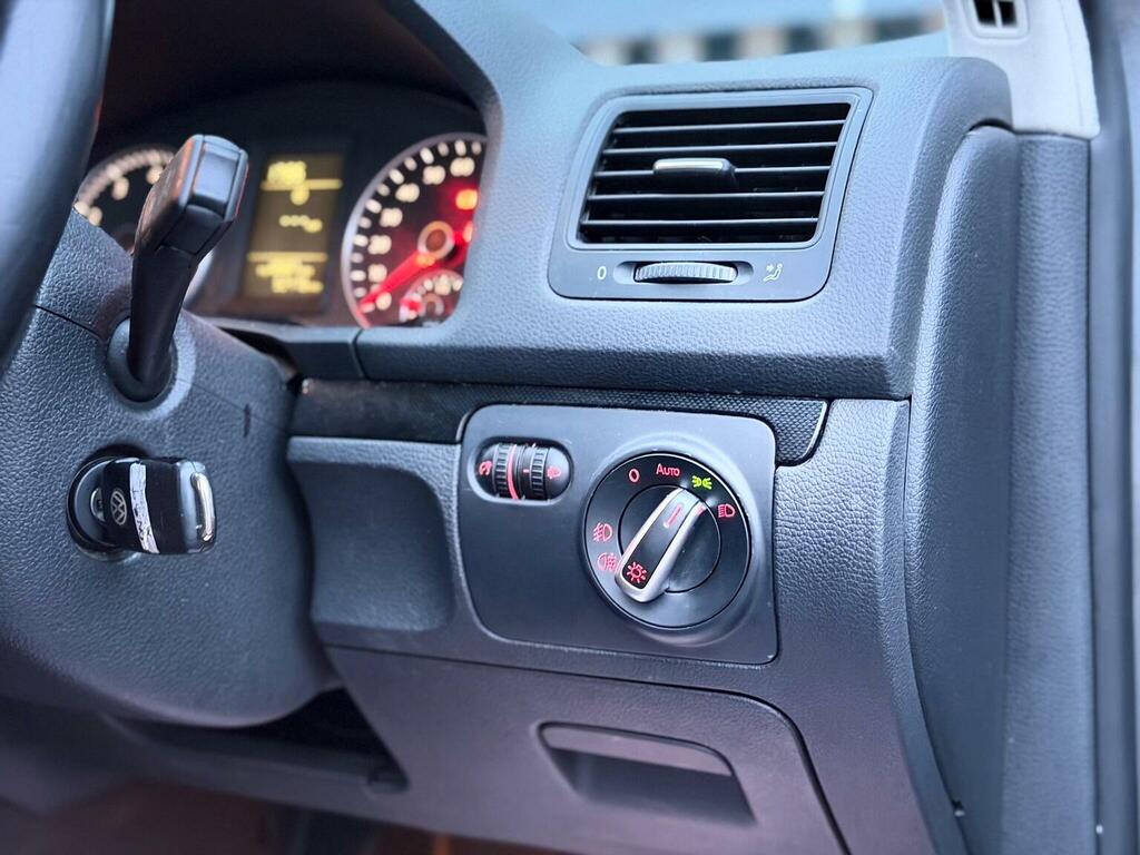 Volkswagen Jetta Jetta S Tdi Red #12