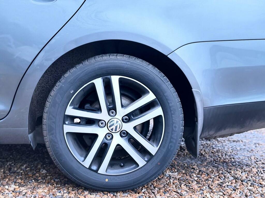Volkswagen Jetta Jetta S Tdi Red #38