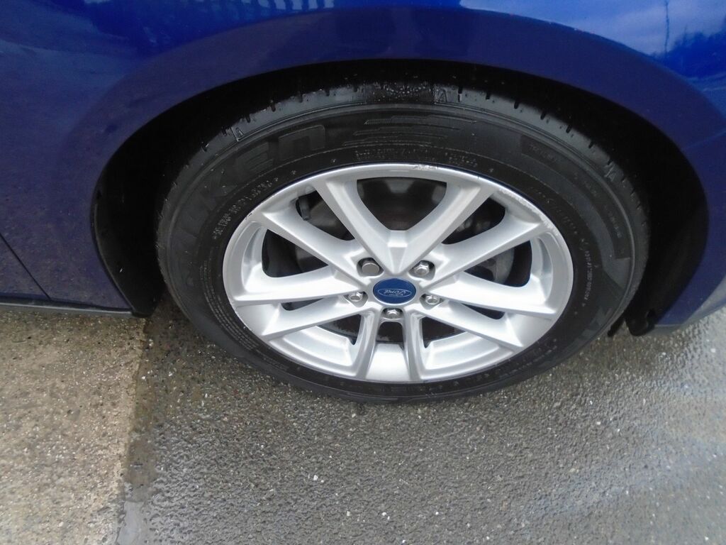 Ford Focus 1.6 Tdci Zetec Hatchback Euro 5 GX15ROU Blue #4