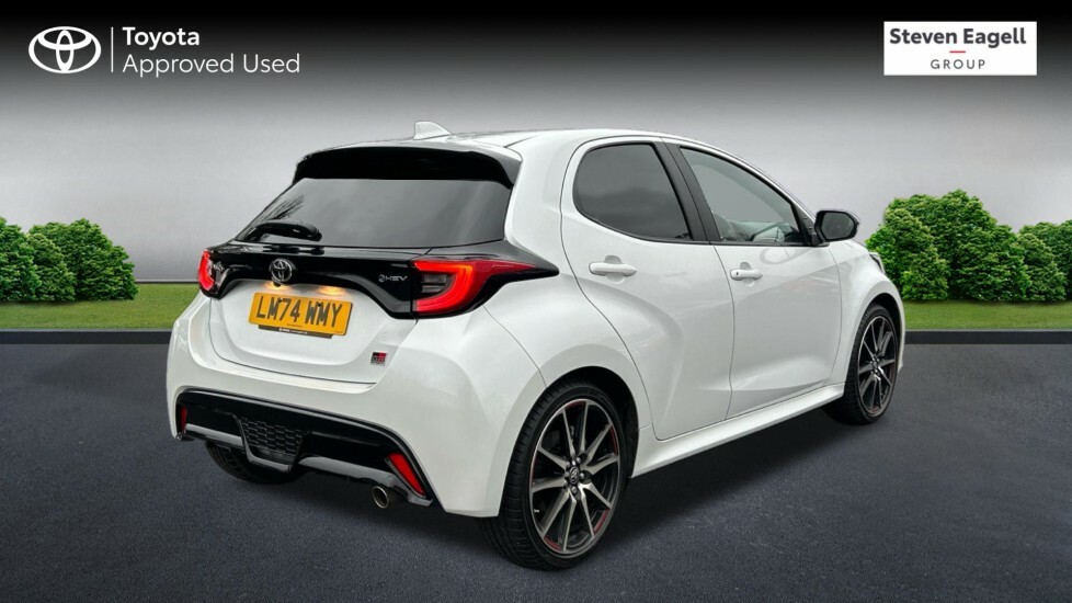 Toyota Yaris 1.5 Vvt-h Gr Sport E-cvt Euro 6 Ss LM74WMY White #2