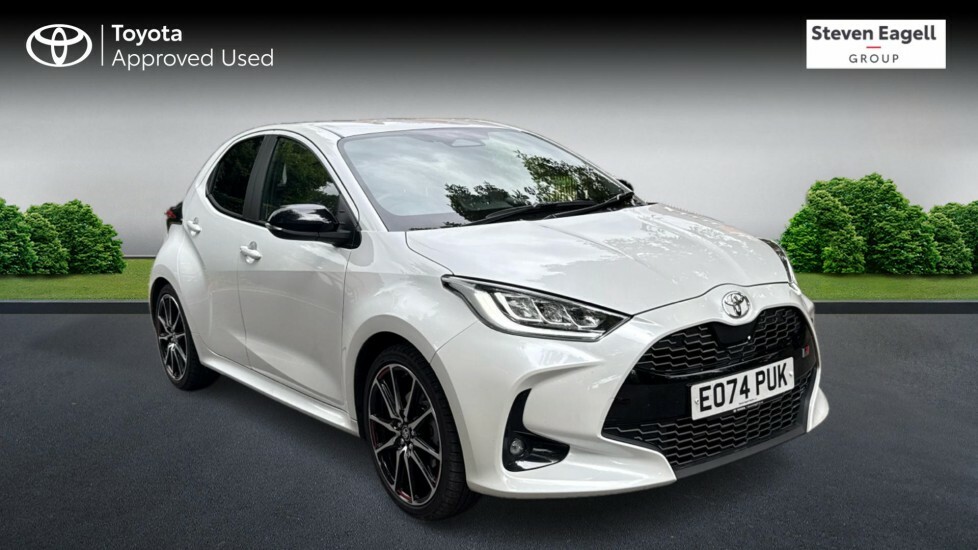 Toyota Yaris 1.5 Vvt-h Gr Sport Hatchback Hybrid E-c White