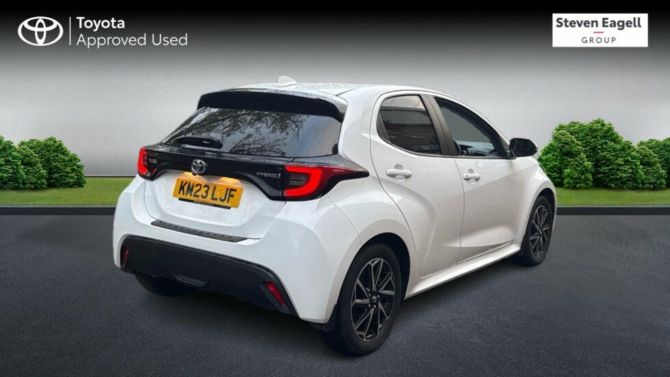 Toyota Yaris 1.5 Vvt-h Design Hatchback Hybrid E-cvt KM23LJF White #2