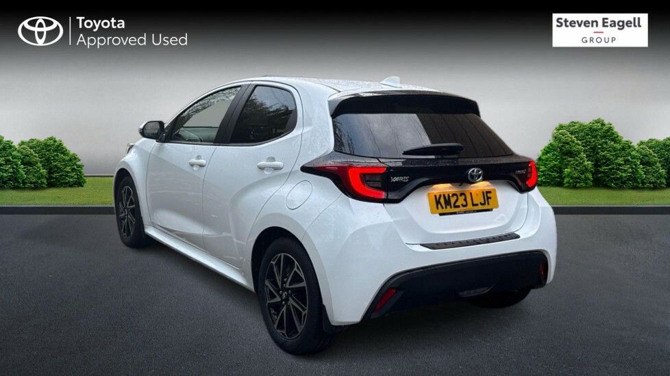Toyota Yaris 1.5 Vvt-h Design Hatchback Hybrid E-cvt KM23LJF White #4
