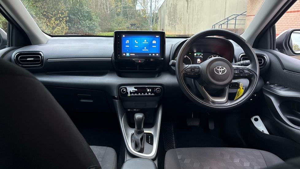 Toyota Yaris 1.5 Vvt-h Icon E-cvt Euro 6 Ss KW24VRT White #5