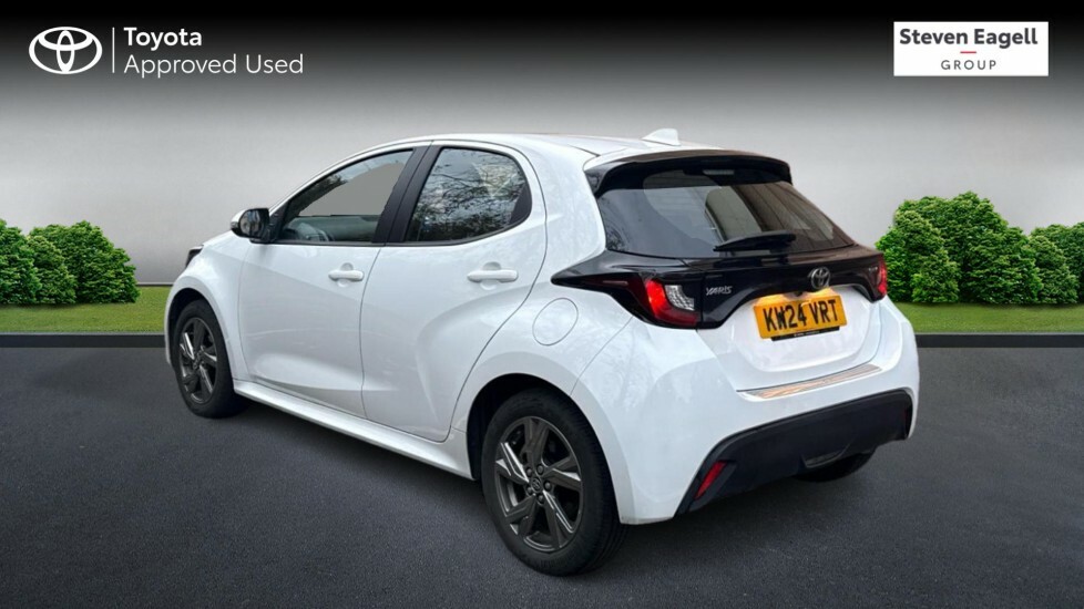 Toyota Yaris 1.5 Vvt-h Icon E-cvt Euro 6 Ss KW24VRT White #4