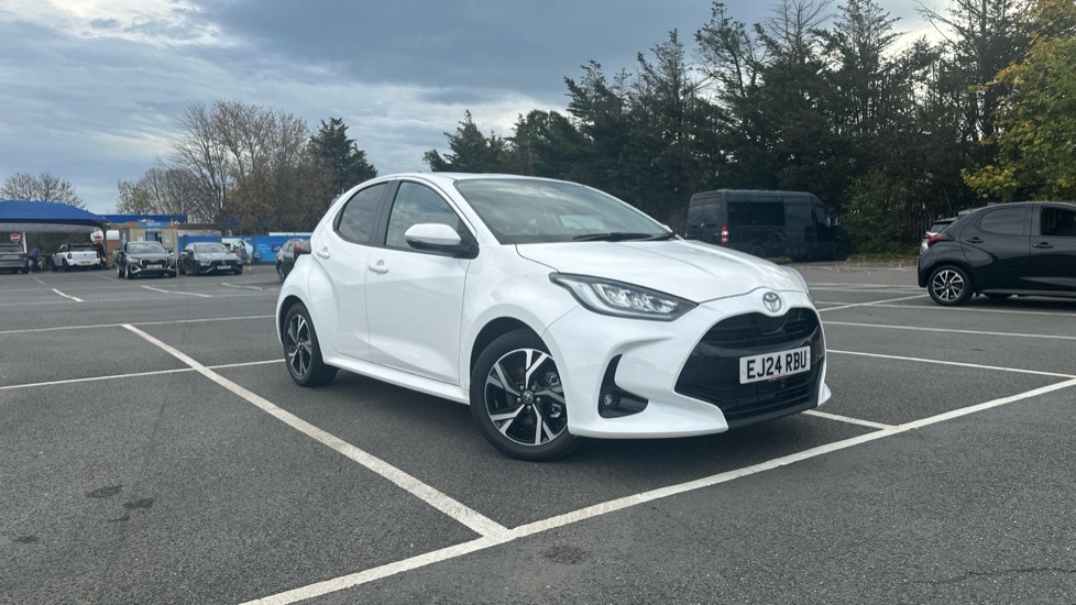 Toyota Yaris 1.5 Vvt-h Design E-cvt Euro 6 Ss White