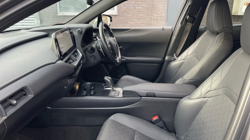 Lexus UX 300E 72.8Kwh Takumi Grey #6