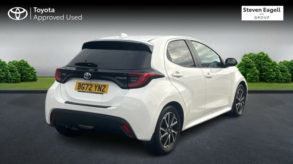 Toyota Yaris 1.5 Vvt-h Design E-cvt Euro 6 Ss BG72YNZ White #2