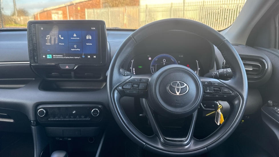 Toyota Yaris 1.5 Vvt-h Design E-cvt Euro 6 Ss YE74LRX Blue #6