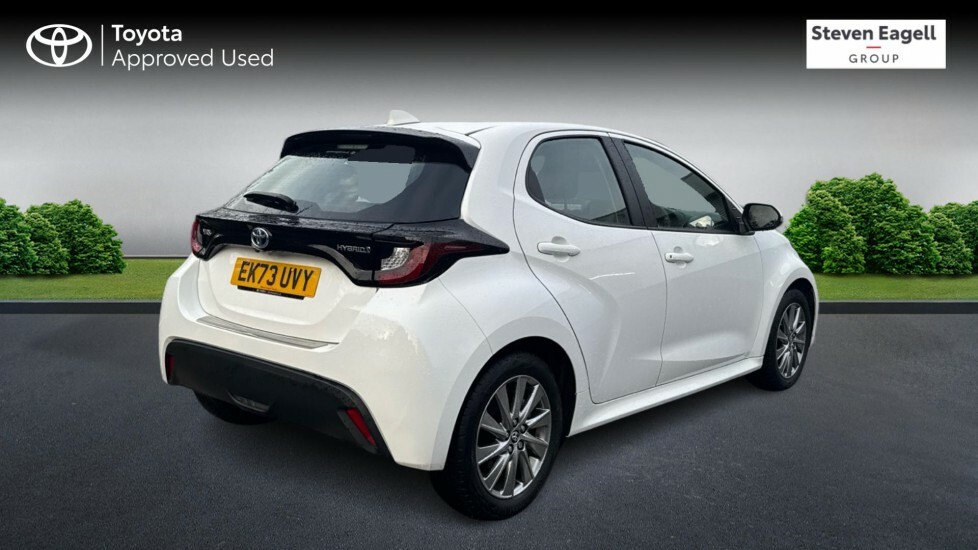 Toyota Yaris 1.5 Vvt-h Icon E-cvt Euro 6 Ss EK73UVY White #2