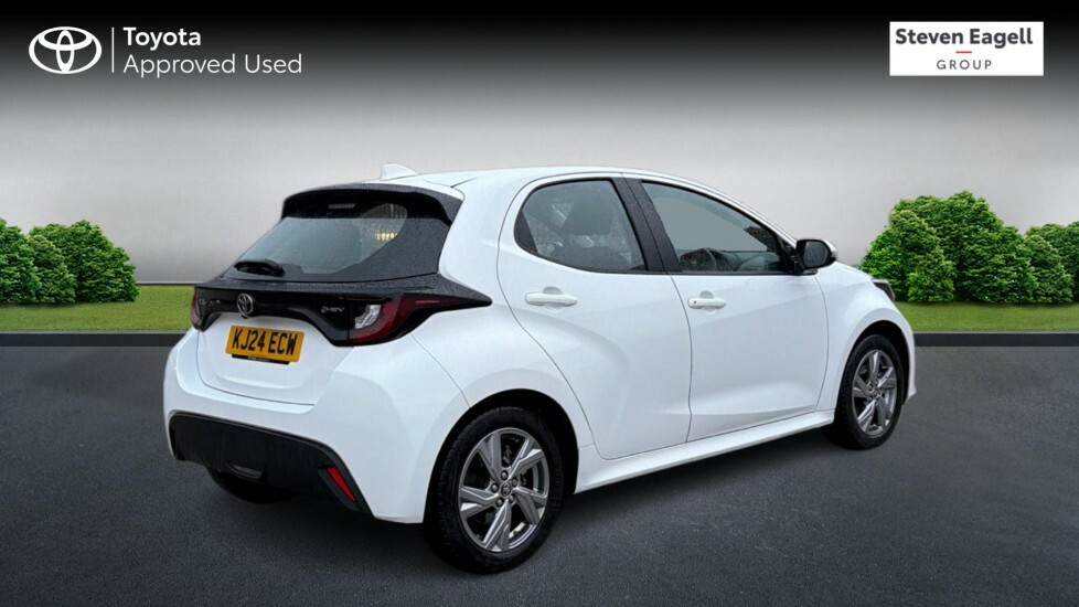 Toyota Yaris 1.5 Vvt-h Icon E-cvt Euro 6 Ss KJ24ECW White #2