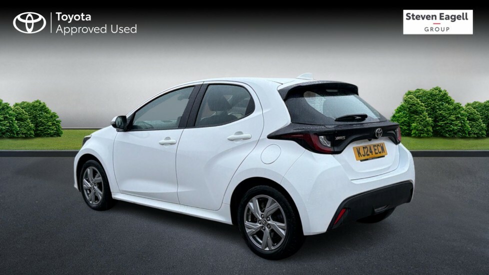 Toyota Yaris 1.5 Vvt-h Icon E-cvt Euro 6 Ss KJ24ECW White #4