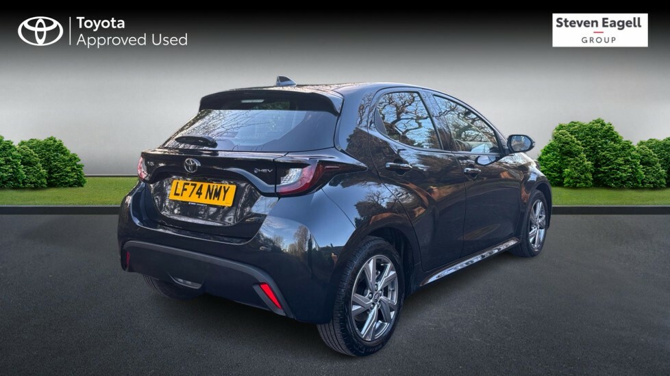 Toyota Yaris 1.5 Vvt-h Icon Hatchback Hybrid E-cvt E LF74NMY Black #2