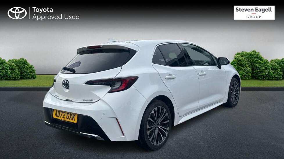 Toyota Corolla 2.0 Vvt-h Design Hatchback Hybrid Cvt E AD72GXK White #2