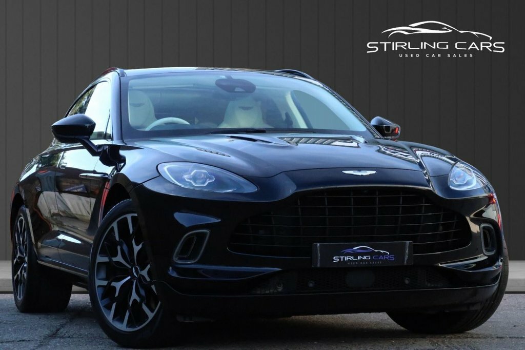 Aston Martin DBX 4L Null Black
