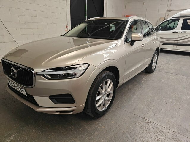 Volvo XC60 B5 Momentum DA70GVF Gold #3