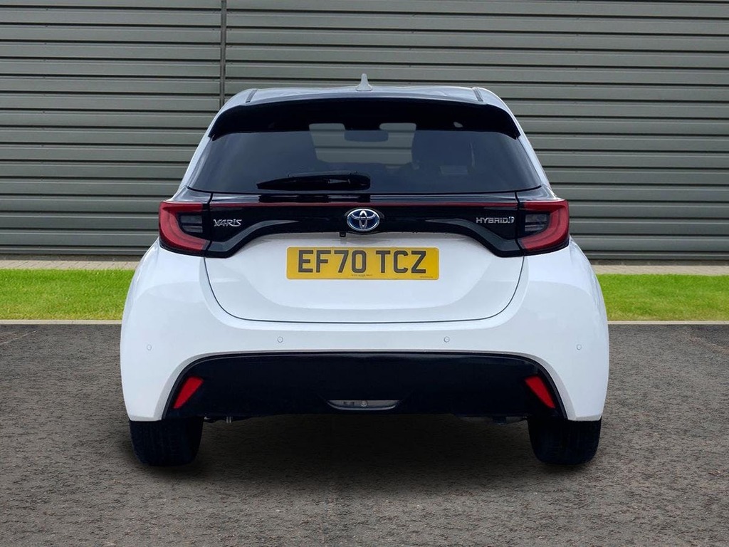 Toyota Yaris 1.5 Vvt-h Dynamic Hatchback Hybrid E Cv EF70TCZ White #4