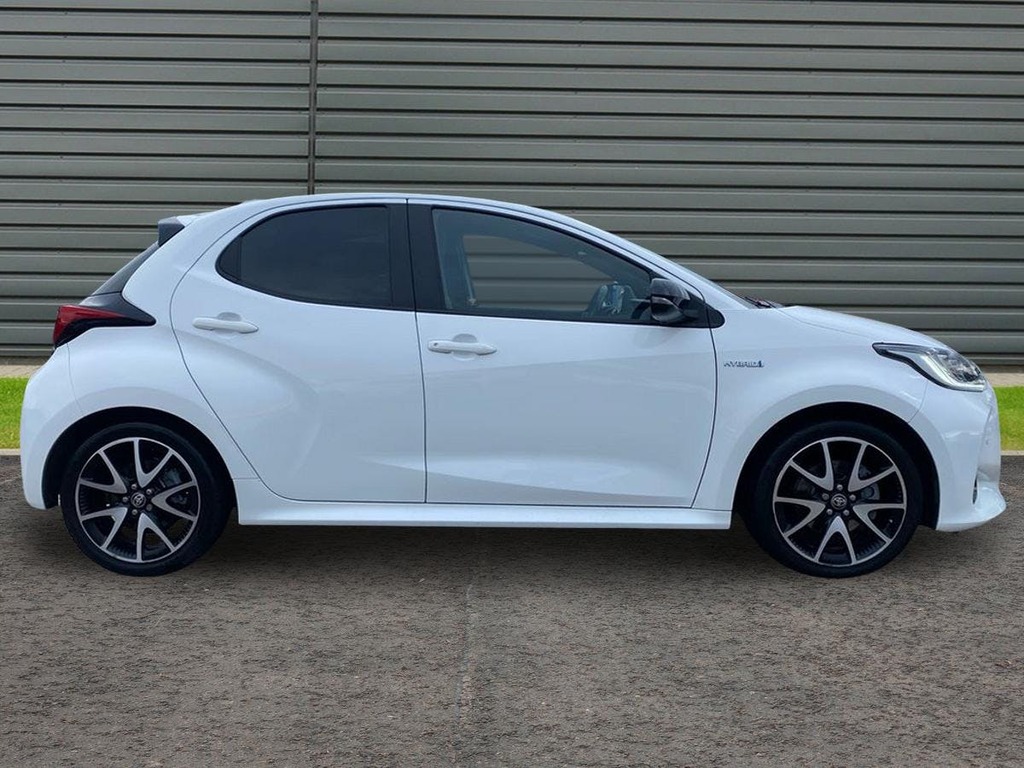 Toyota Yaris 1.5 Vvt-h Dynamic Hatchback Hybrid E Cv EF70TCZ White #2