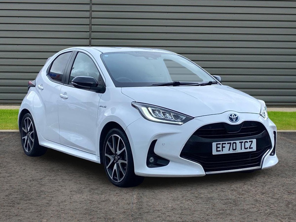 Toyota Yaris 1.5 Vvt-h Dynamic Hatchback Hybrid E Cv White