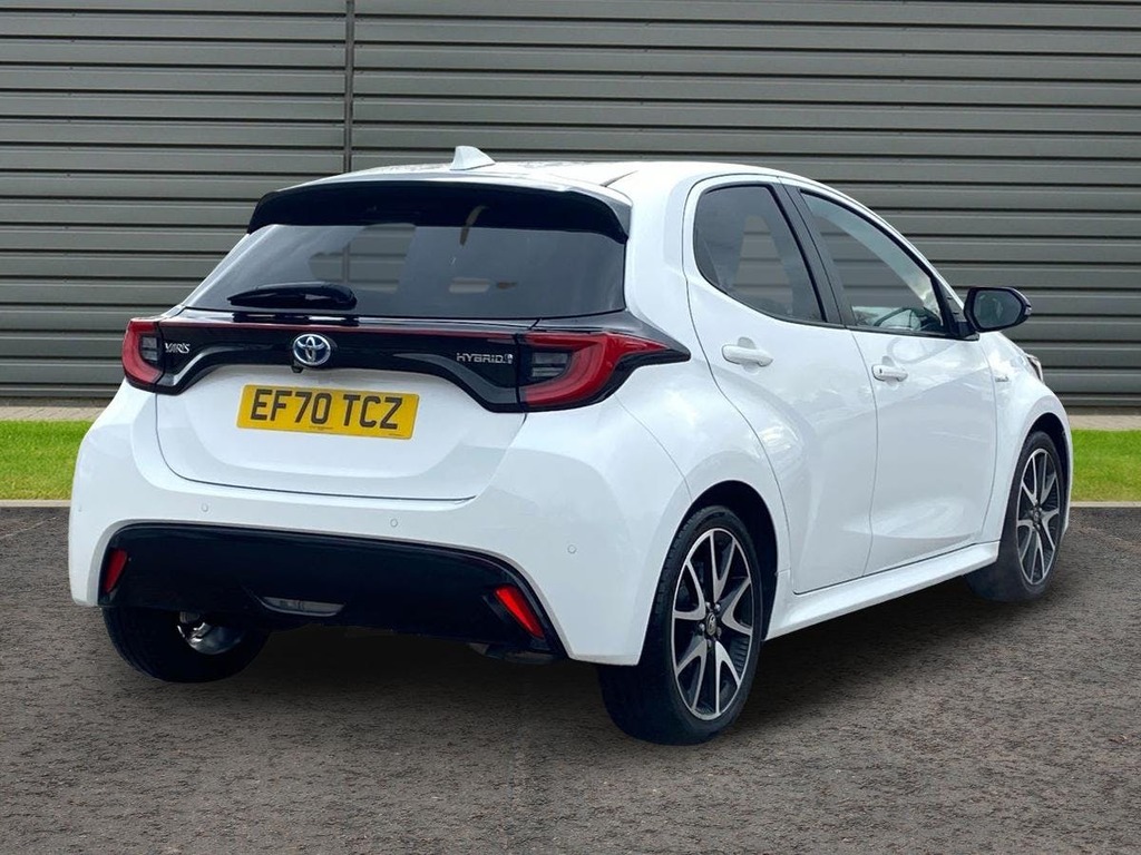 Toyota Yaris 1.5 Vvt-h Dynamic Hatchback Hybrid E Cv EF70TCZ White #3