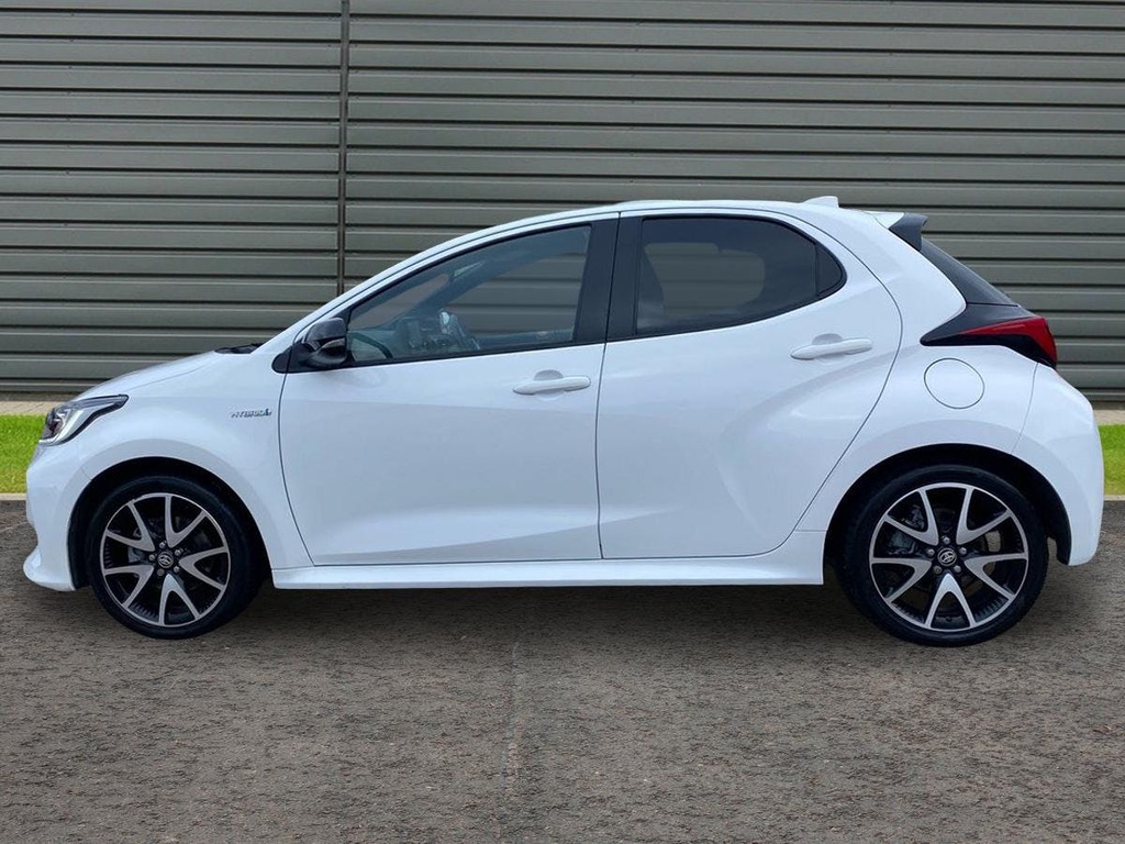 Toyota Yaris 1.5 Vvt-h Dynamic Hatchback Hybrid E Cv EF70TCZ White #6