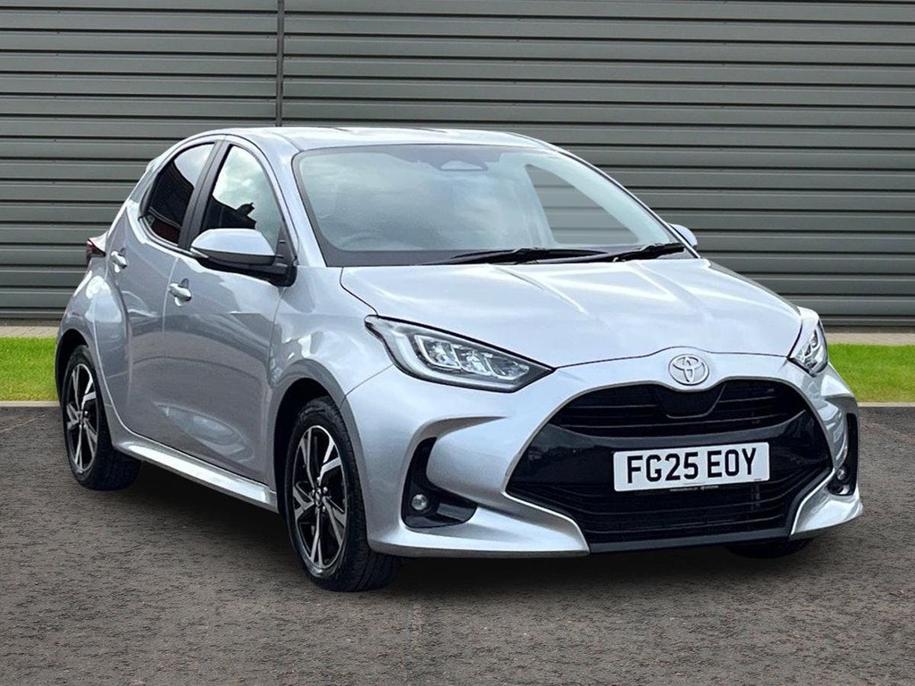 Toyota Yaris 1.5 Vvt-h Design Hatchback Hybrid E Cvt Silver