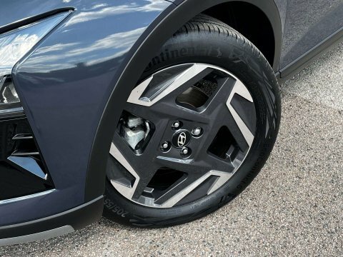 Hyundai Bayon Suv EJ74FNM Grey #3