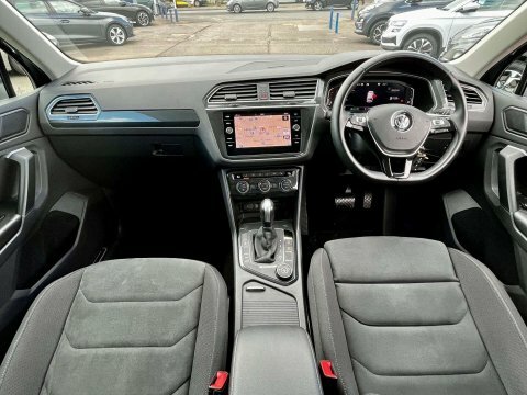 Volkswagen Tiguan Suv EJ69KSY Grey #2