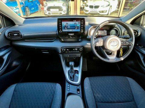 Toyota Yaris Hatchback EO72RZA Black #2