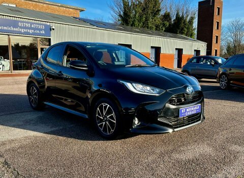 Toyota Yaris Hatchback EO72RZA Black #4