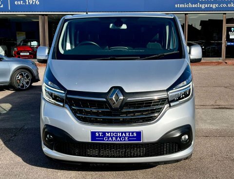 Renault Trafic Manual LV69VVR Silver #4