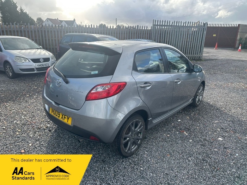 Mazda 2 Tamura VO09XFY Silver #4