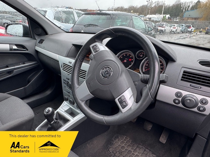 Vauxhall Astra Sxi Black #5