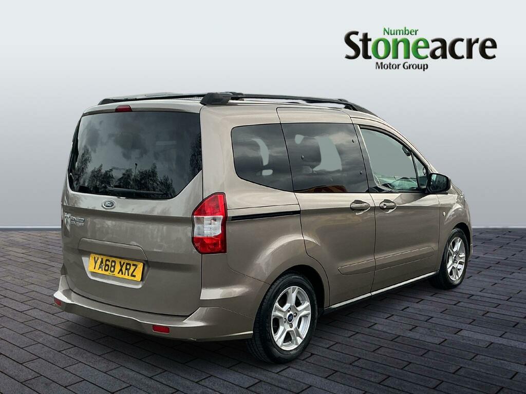 Ford Tourneo Courier Zetec Tdci Red #3