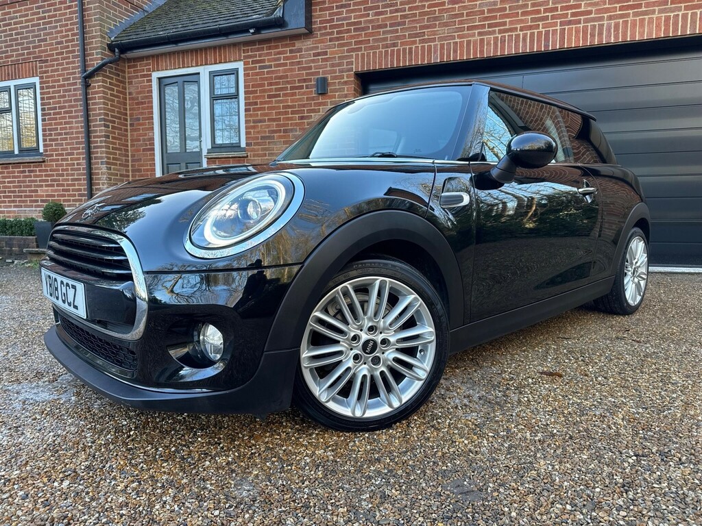 Mini Hatch 1.5 Cooper Steptronic Euro 6 Ss YB18GCZ Black