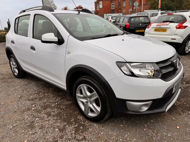 Dacia Sandero Stepway 1.5 Dci Laureate Hatchback VU65PKY White #3
