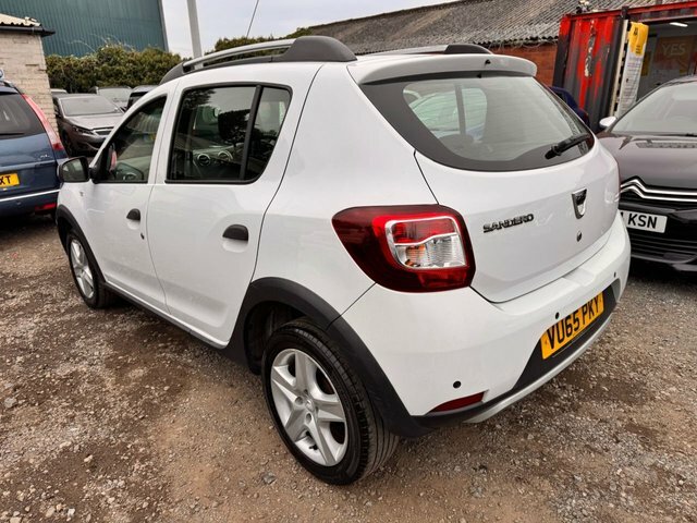 Dacia Sandero Stepway 1.5 Dci Laureate Hatchback VU65PKY White #5