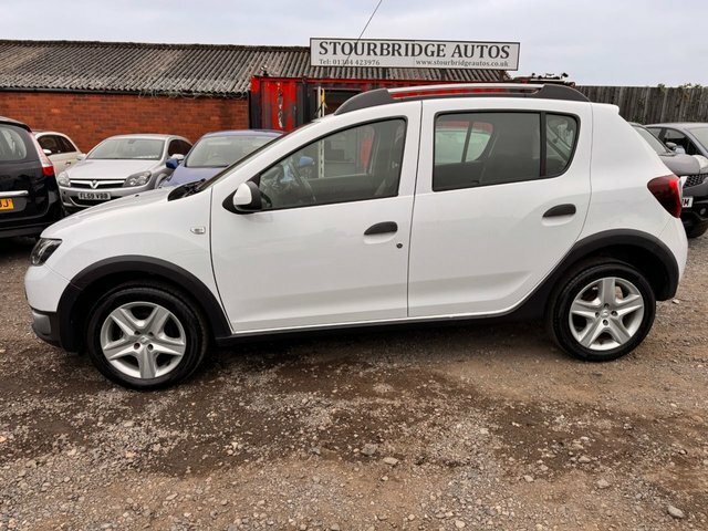 Dacia Sandero Stepway 1.5 Dci Laureate Hatchback VU65PKY White #4