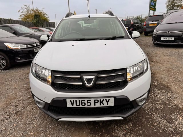Dacia Sandero Stepway 1.5 Dci Laureate Hatchback VU65PKY White #2