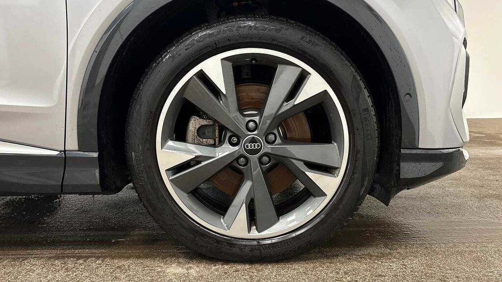 Audi Q4 E Tron Q4 S Line 50 E-tron Quattro 220,00 Kw LL72YVD Silver #5