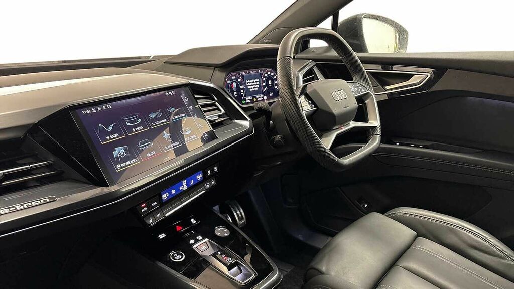 Audi Q4 E Tron Q4 Sportback S Black Edition 40 E-tron 150,00 Kw CF73MZU Black #2