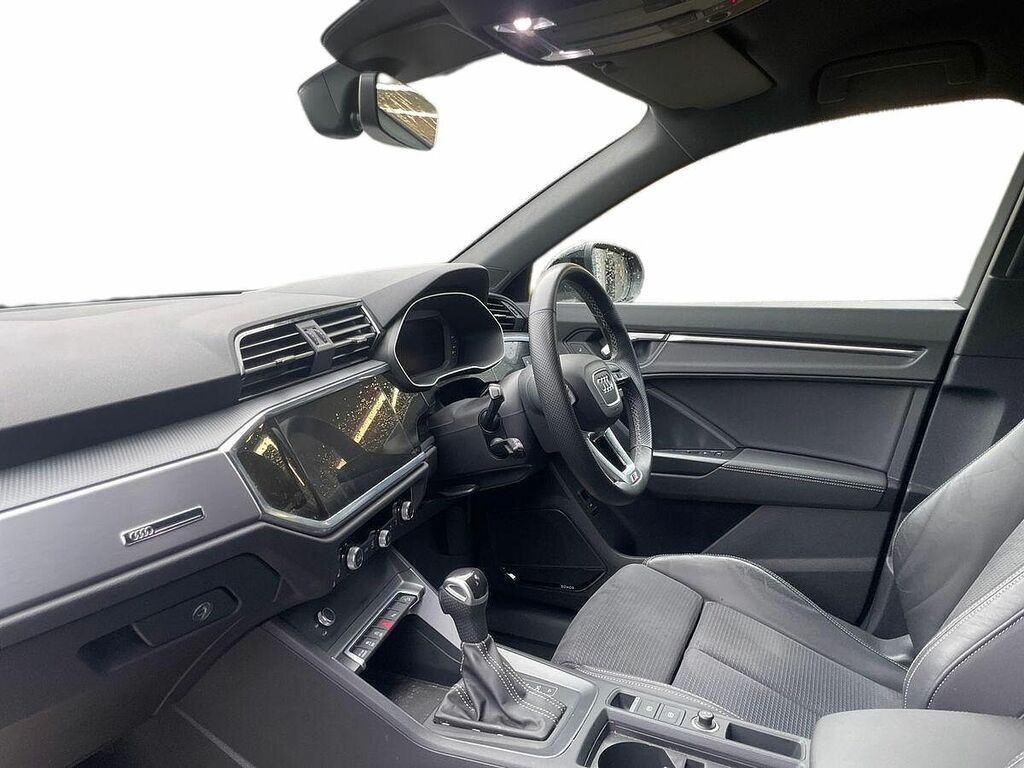 Audi Q3 S Line 35 Tfsi 150 Ps S Tronic YD23GRC Black #2