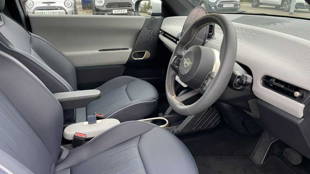 Mini Hatch 135Kw E Exclusive 41Kwh 2024 YH24PTE Blue #4