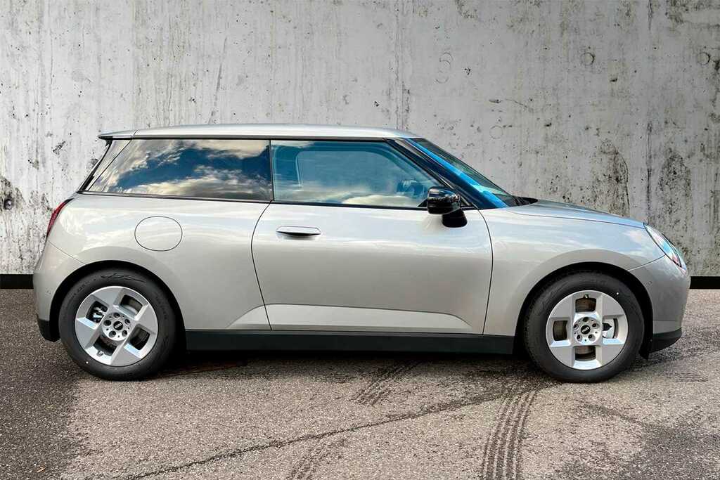Mini Hatch 135Kw E Classic 41Kwh 2024 GJ74EUH Silver #3