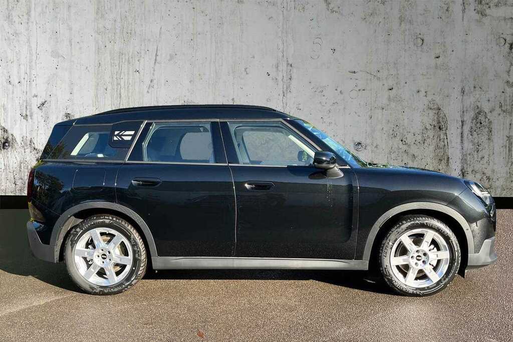 Mini Countryman 150Kw E Classic 66Kwh 2024 GJ74FHG Black #3