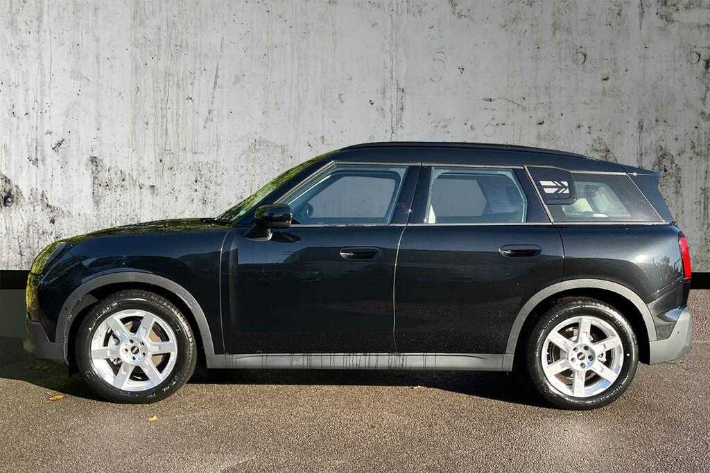 Mini Countryman 150Kw E Classic 66Kwh 2024 GJ74FHG Black #4