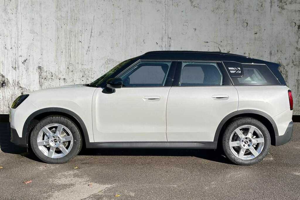 Mini Countryman 150Kw E Classic 66Kwh 2024 GJ74FHH White #4