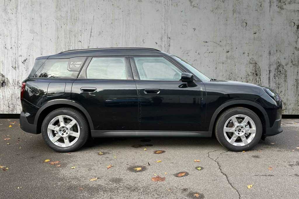 Mini Countryman 150Kw E Classic 66Kwh 2024 GJ74FHD Black #3